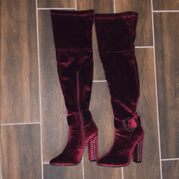 Velvet above the knee boot - Picture 2 of 3